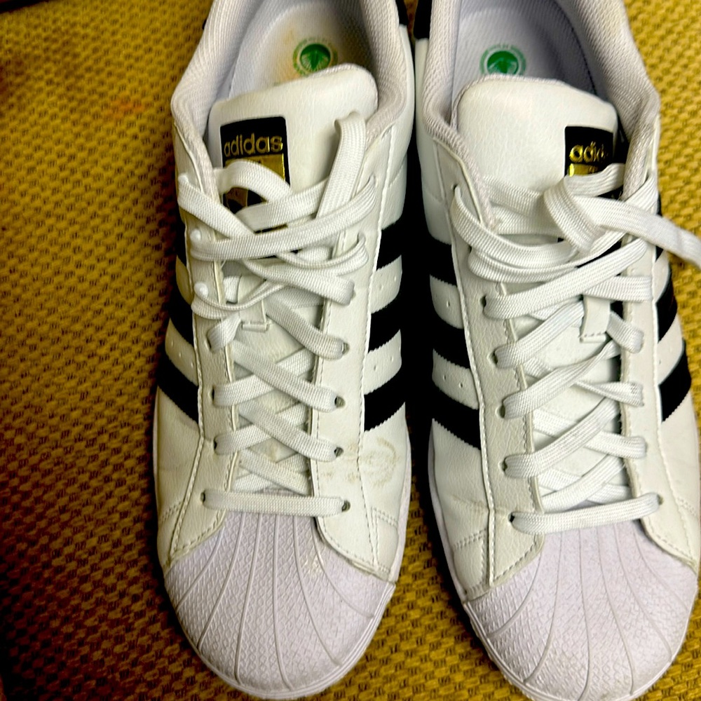 Used shoes only wear them three times